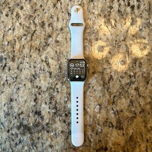 Apple Watch 40mm Stainless Steel 4 Series Ceramic Case GPS LTE